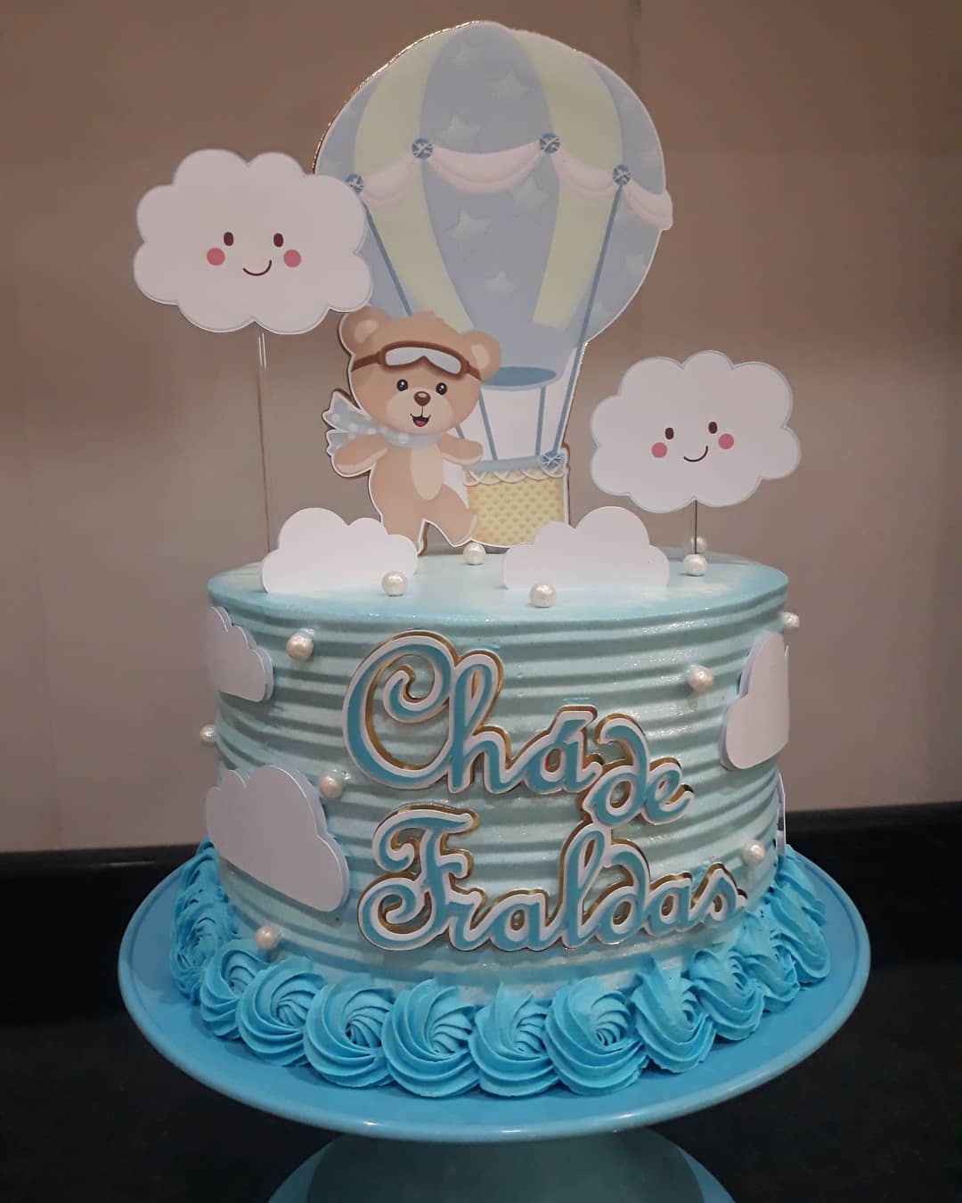bolo de fraldas de menino