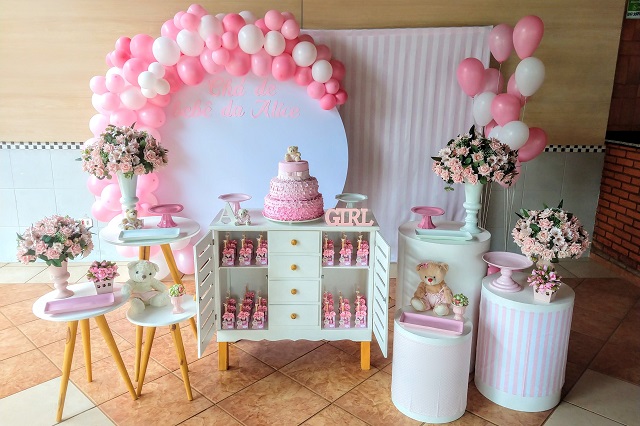 erros comuns na decoração de chá de bebê menina