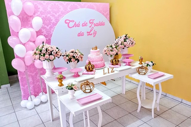 cha de fraldas rosa e dourado