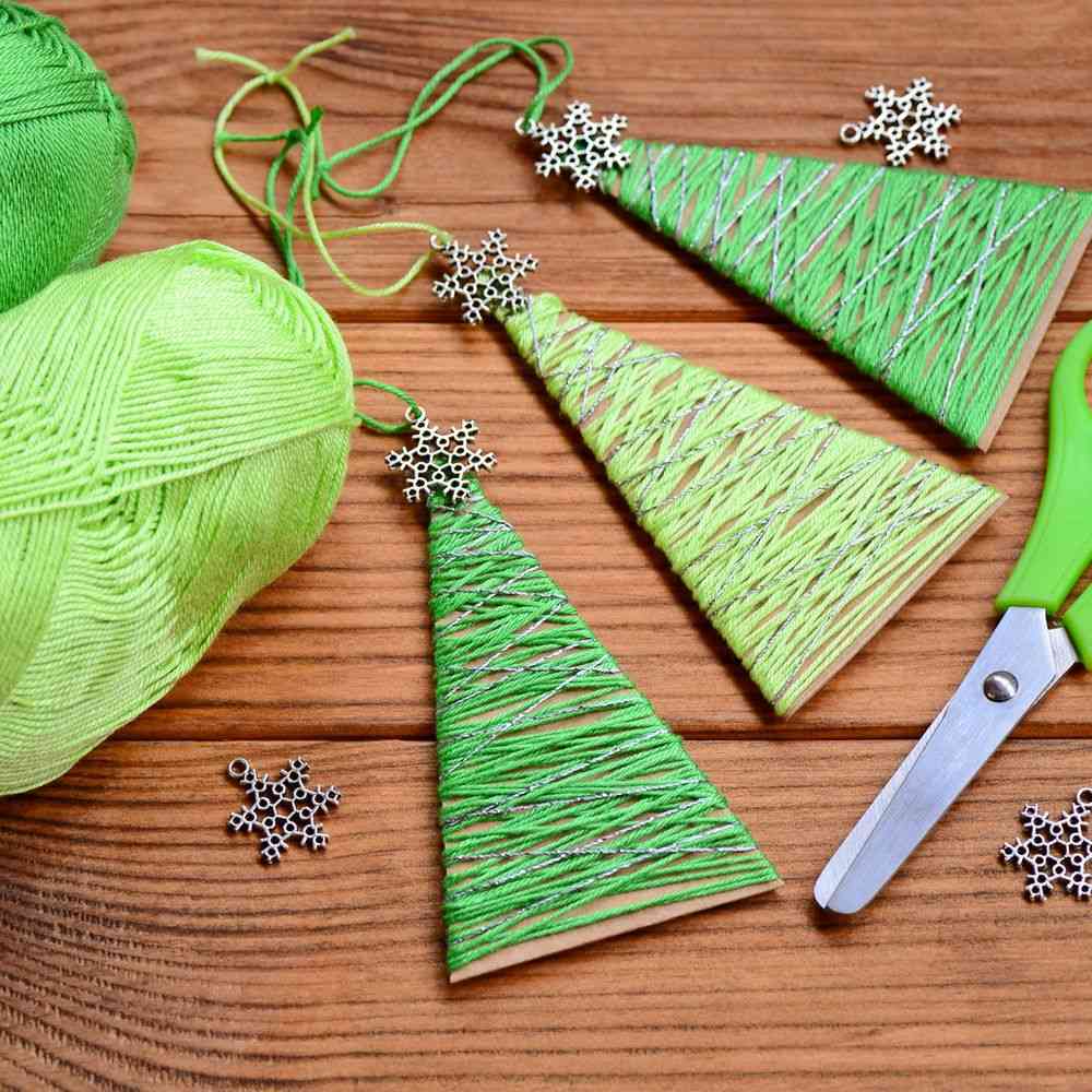 Tendências de Natal 2024: Estrelas de Papel Kraft e Decoração Minimalista
