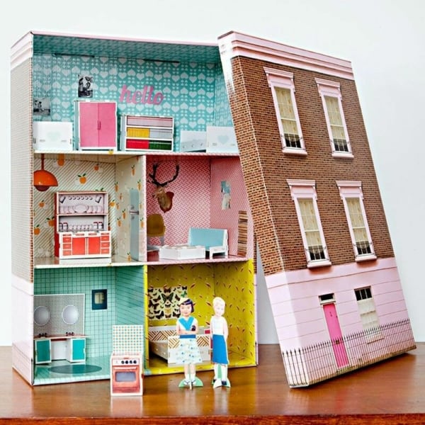 casinha de papelão decorada