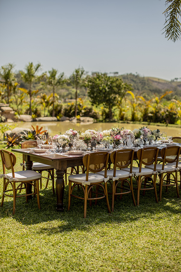 arranjo mesa bolo casamento flores do campo