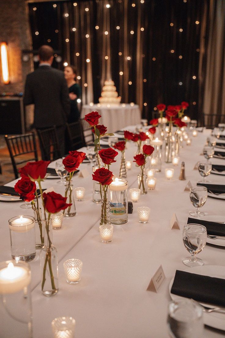 decoração casamento vermelho e branco versus vermelho e dourado