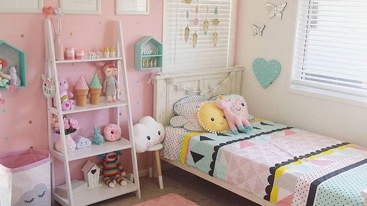 decoração montessoriana quarto feminino pequeno