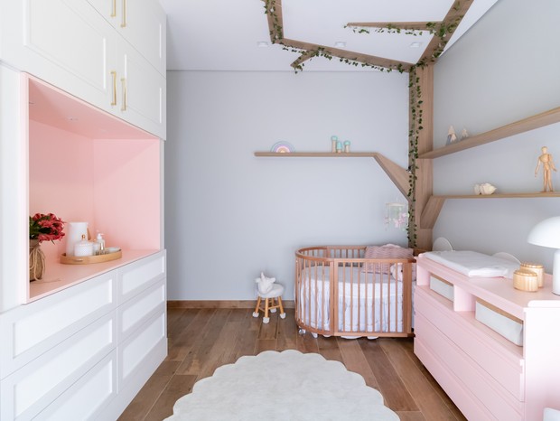 decoração quarto de bebê pequeno com pouco espaço