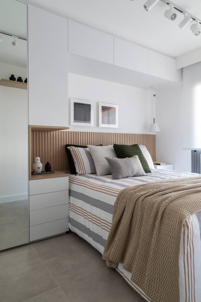 5 ideias de títulos para posts sobre decoração com MDF:
1. Transforme seu Quarto: Guia Completo de Decoração com MDF
2. MDF no Quarto Infantil: Criatividade e Segurança para os Pequenos
3. Tendências de Cores e Texturas em MDF para Ambientes Modernos
4. DIY: Pinte e Personalize suas Peças de MDF para um Toque Único
5. Painéis Ripados e Quadros Vazados: Os Destaques da Decoração com MDF
