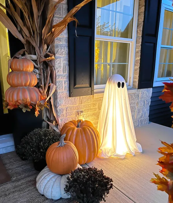 fantasmas de halloween com materiais recicláveis