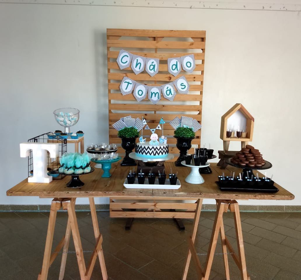decoração chá de bebê simples com balões
