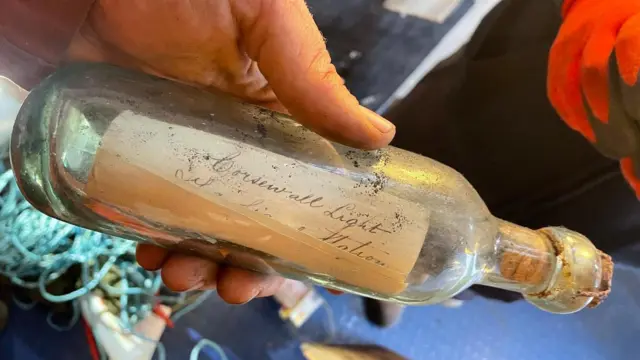 Desvendando a Garrafa Térmica: O Segredo da Ampola de Vidro