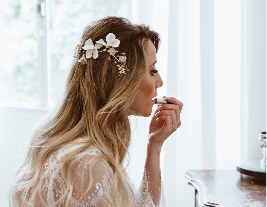 Pentes de Pérolas para Noivas: Elegância e Versatilidade em Cada Penteado