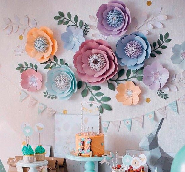 Transforme Seu Bolo: Ideias Criativas com Flores de Papel para Topos