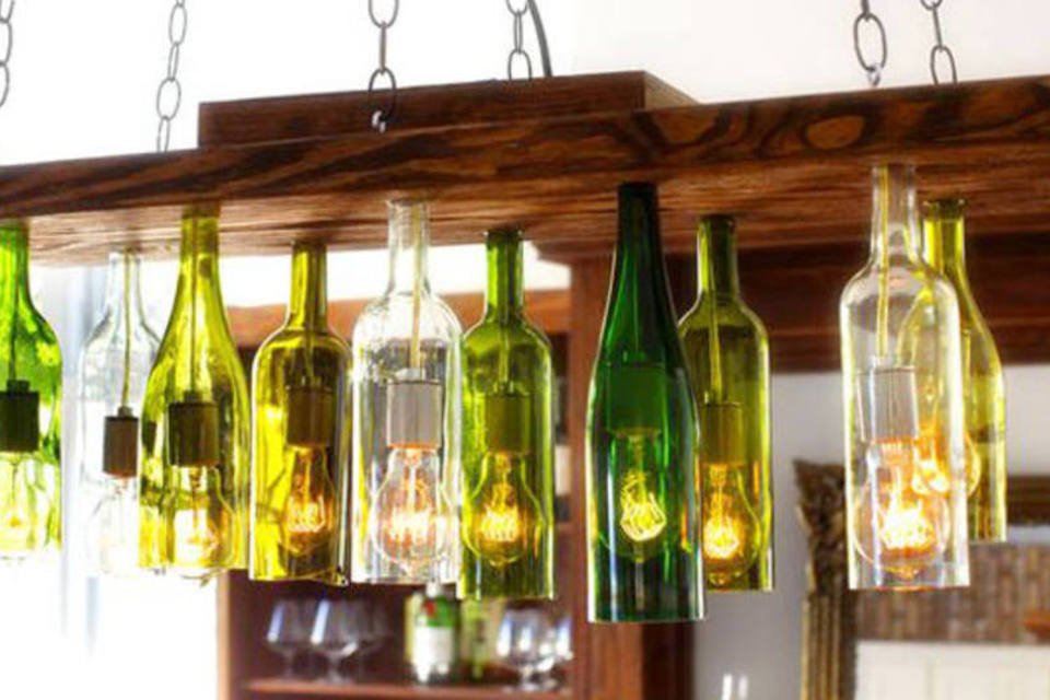 ideias criativas garrafas com luzes decoração