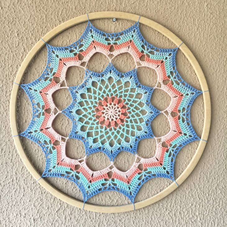 mandala de crochê para painel de parede