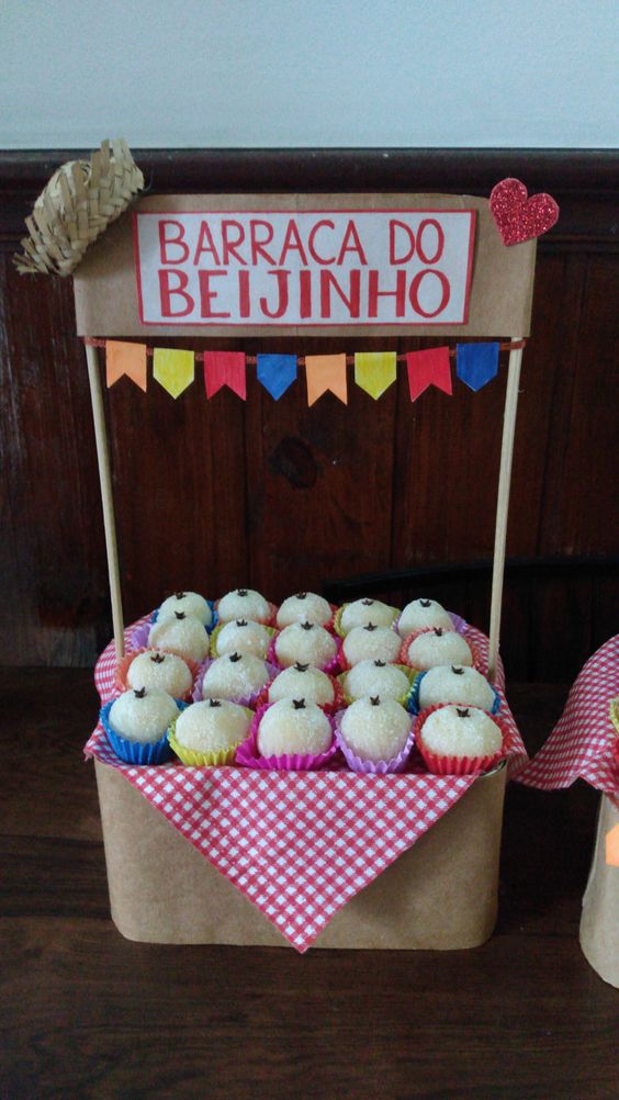Tendências de Cores e Materiais para sua Festa Junina 2026