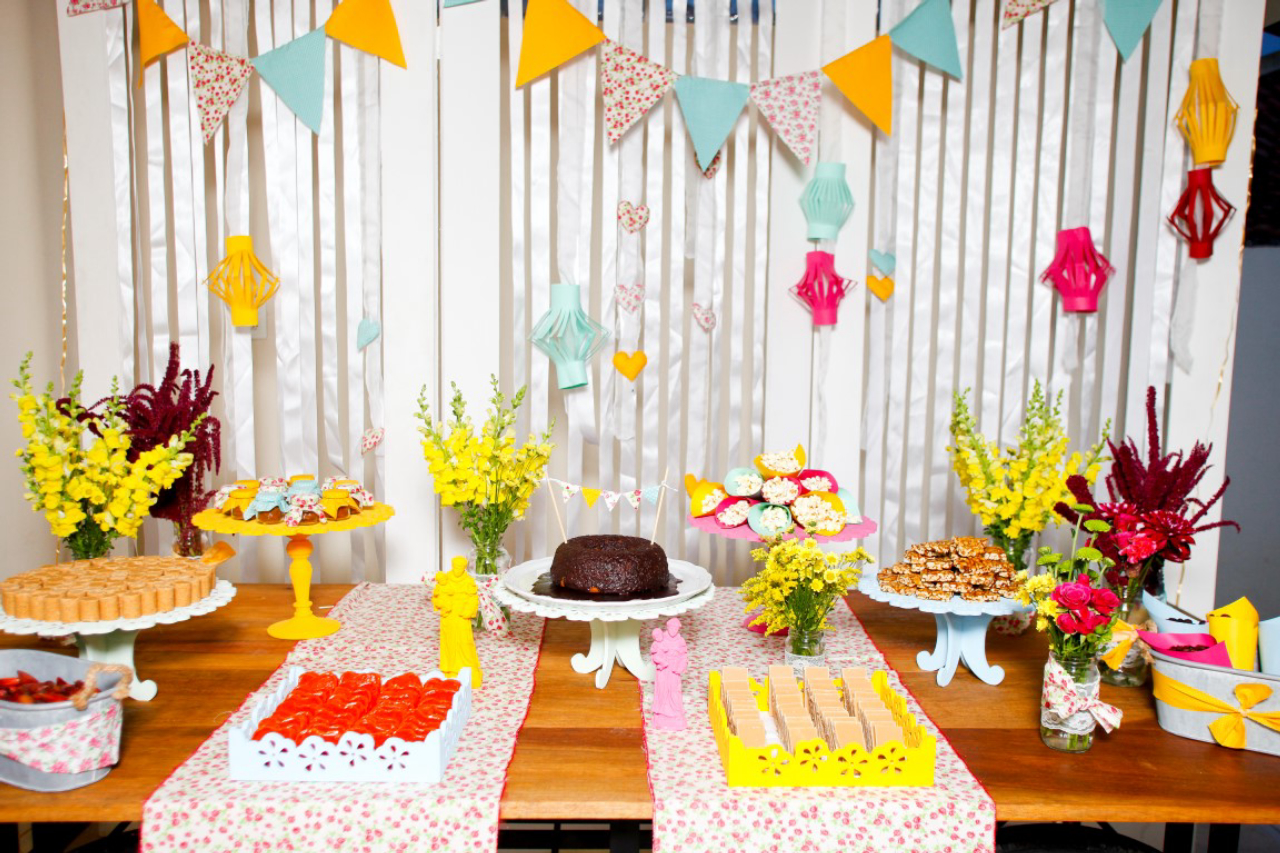 Decoração de Mesa Junina: Receitas e Ideias Criativas para um Arraial Farto