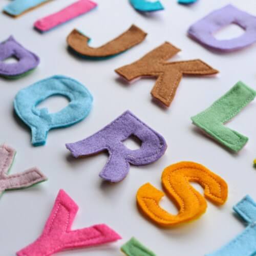ideias criativas letras feltro para decoração