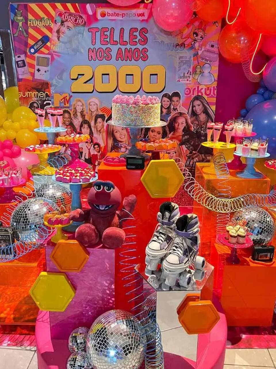 decoração festa anos 2000