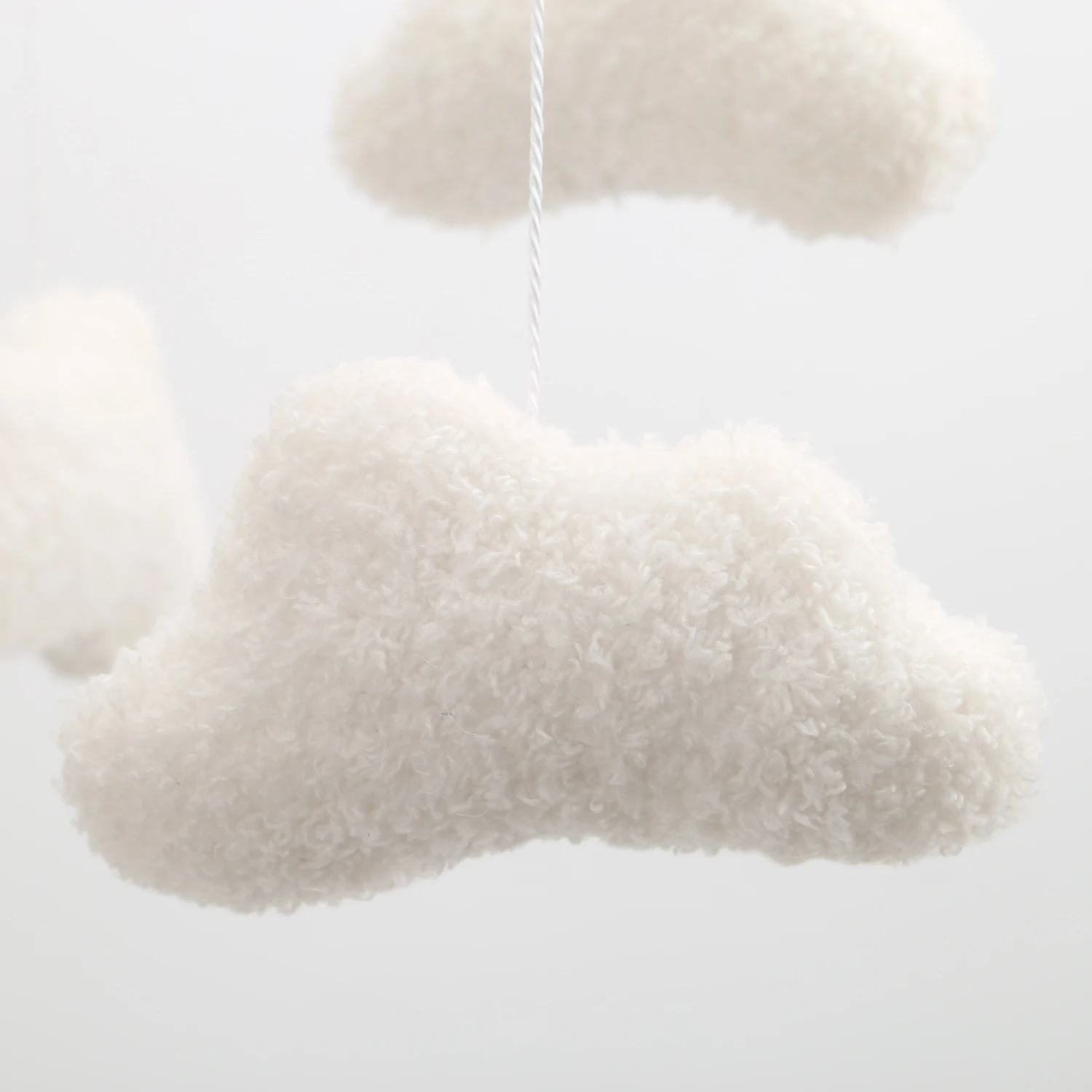Móbiles de Teto com Efeitos de Luz: Inovação na Decoração Infantil