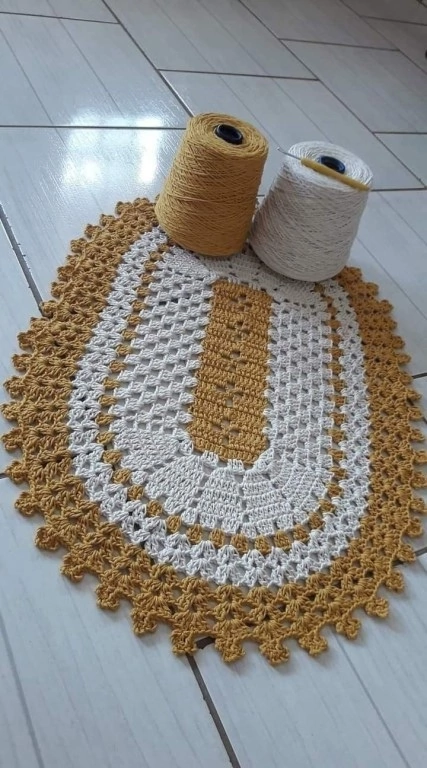 Tapete de barbante com franjas