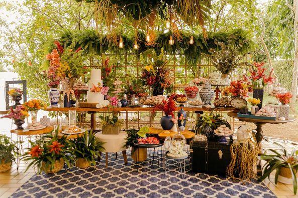 mini wedding vs destination wedding