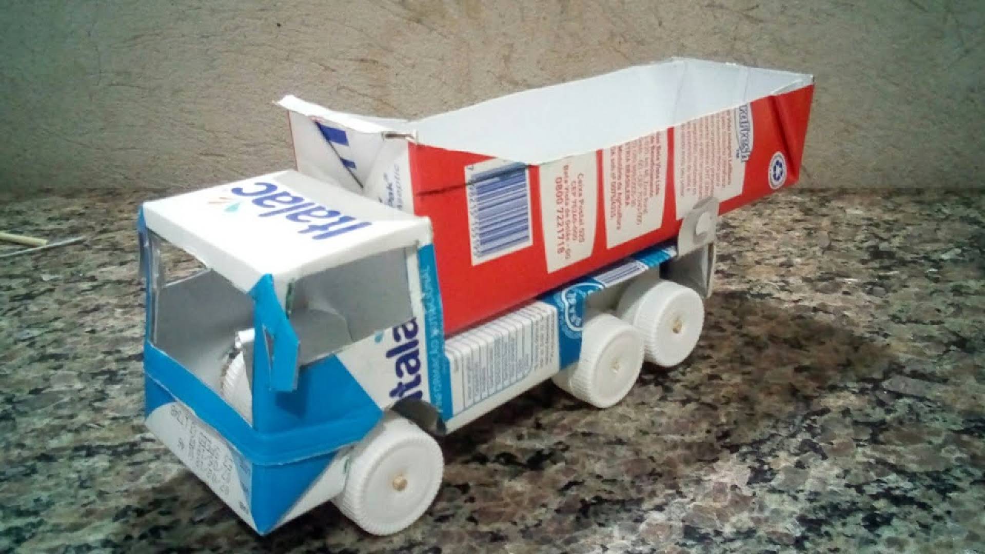Transforme Caixas de Leite em Comedouros de Pássaros: Passo a Passo