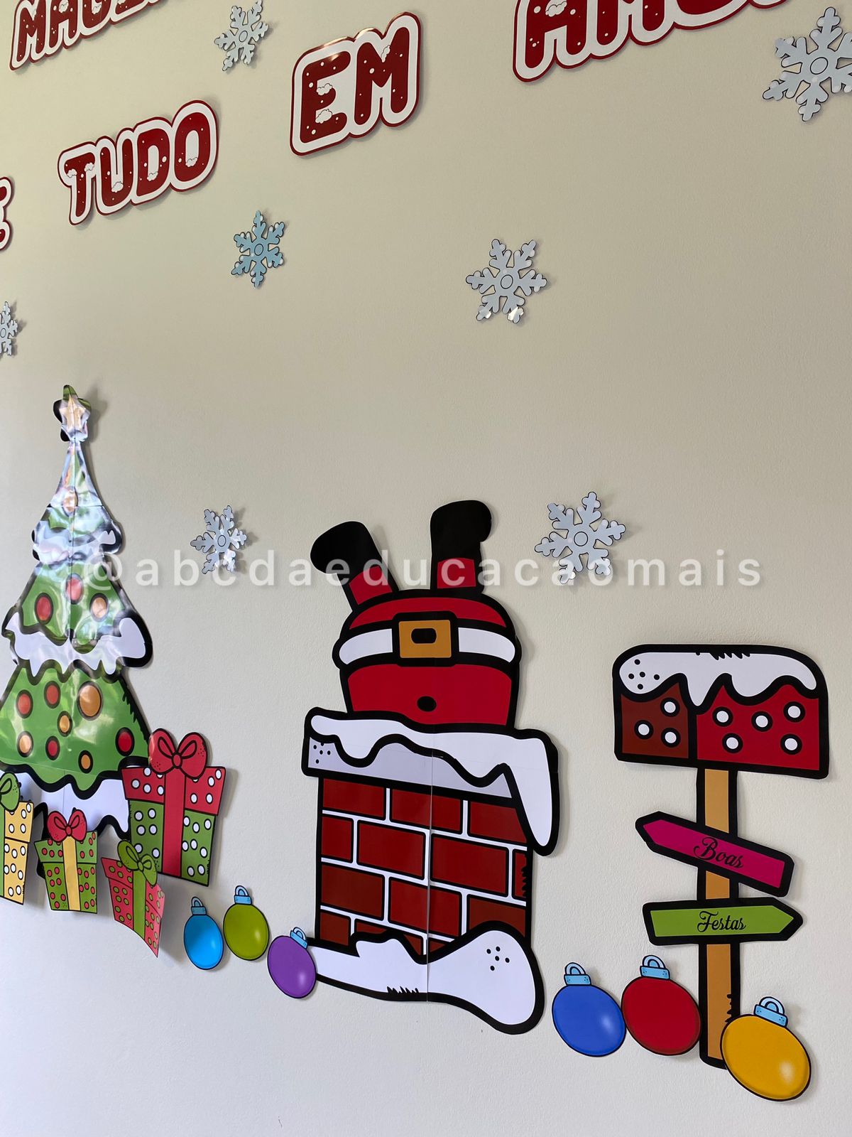 painel de natal com papel crepom
