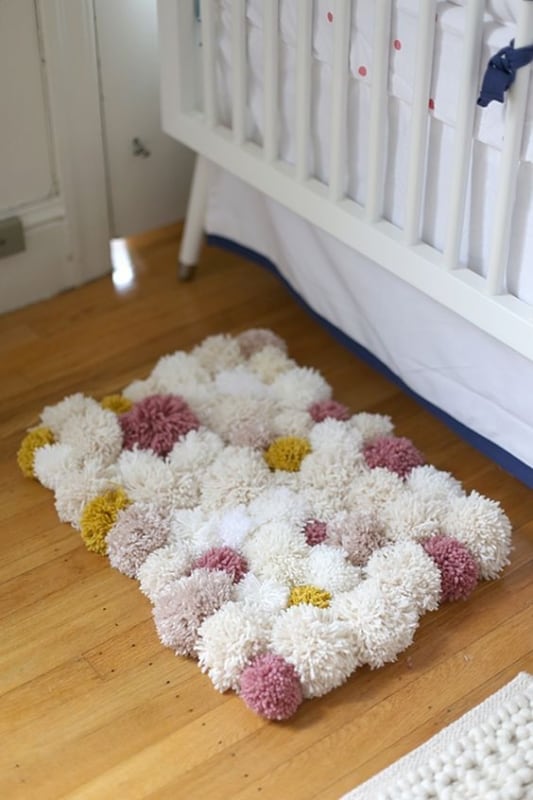Artesanato Infantil: Como Fazer Bichinhos de Pompom com as Crianças