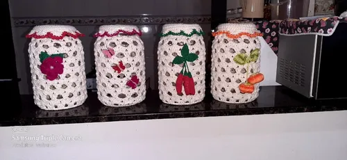 potes de vidro decorados com croche