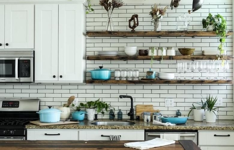 Prateleiras Estilo Industrial: Passo a Passo para uma Cozinha com Personalidade