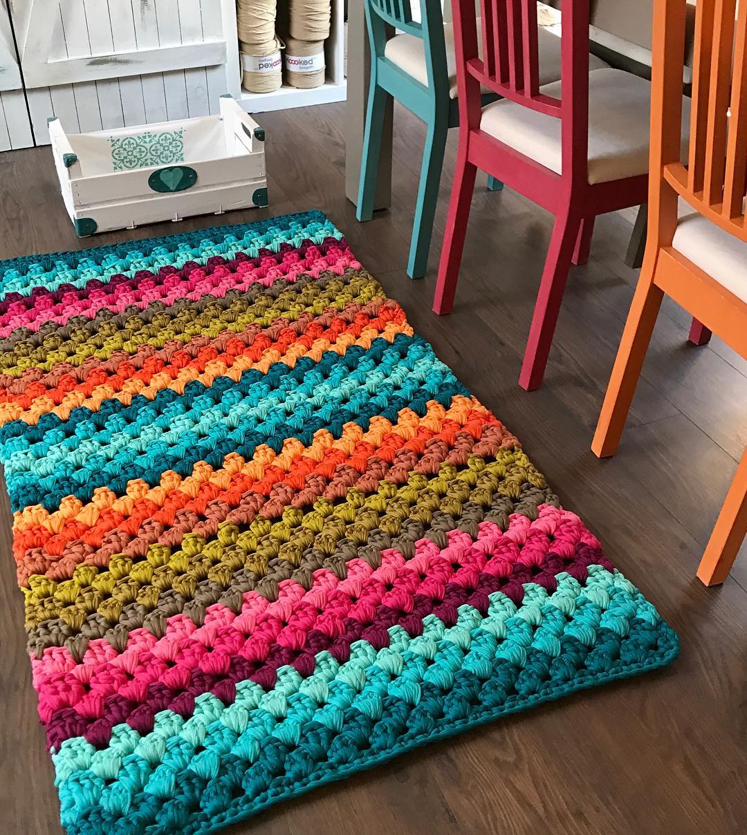 Inspirações de tapetes de crochê com squares
