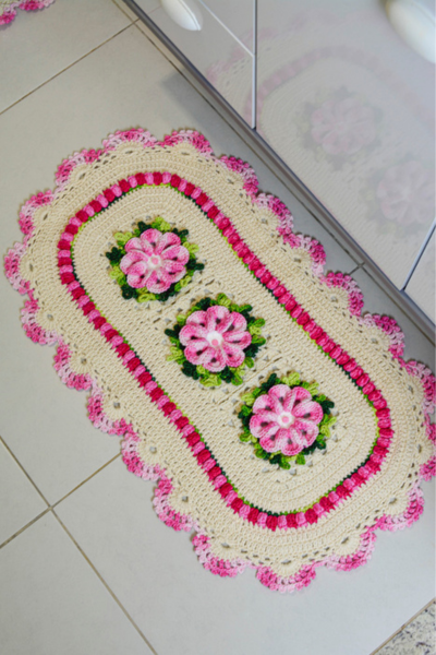 quanto custa jogo tapete croche flores banheiro