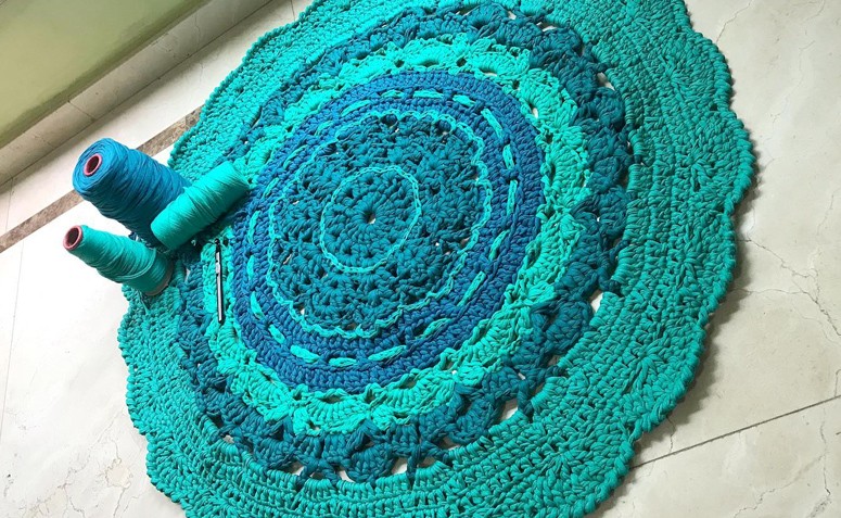 ideias de tapetes de croche azul para decorar