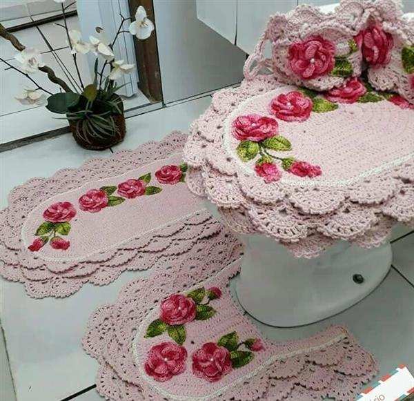 tapetes de croche com graficos para banheiro
