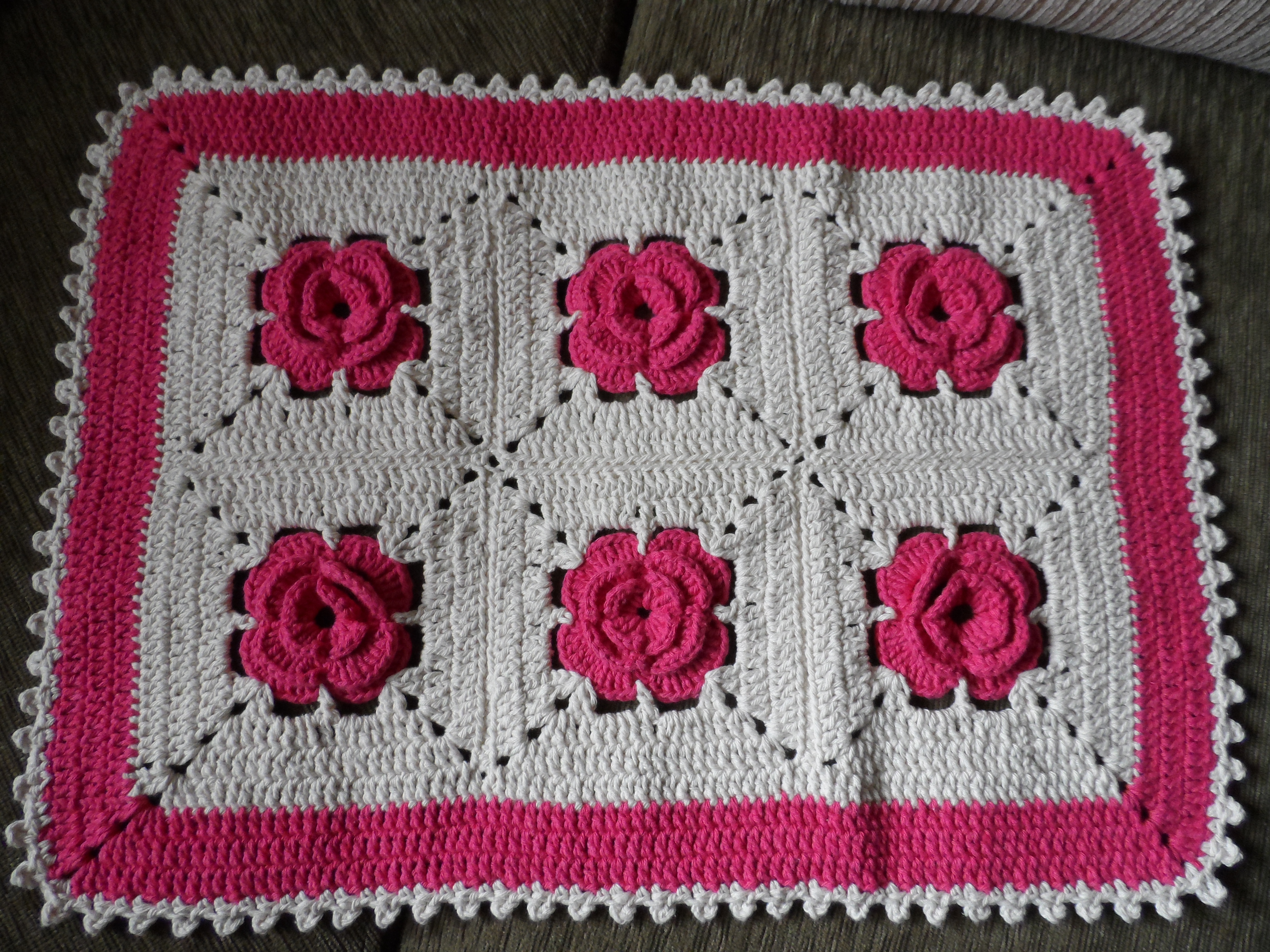 Passadeiras de Crochê com Flores: Elegância e Praticidade para Sua Cozinha