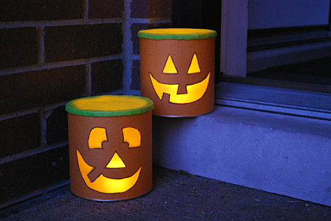 decoração de halloween com materiais reutilizados