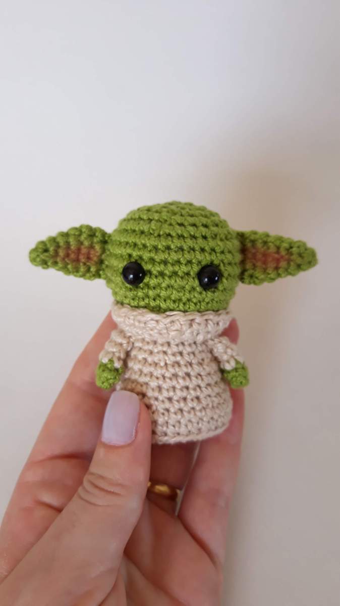 mini yoda crochê