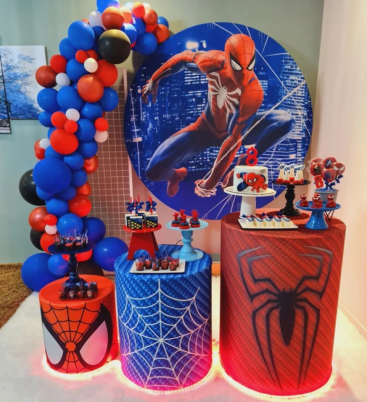 decoração homem aranha simples