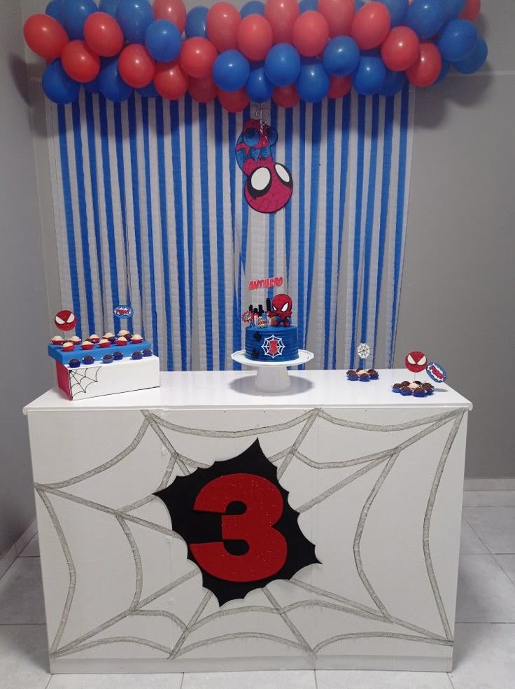decoração homem aranha barata