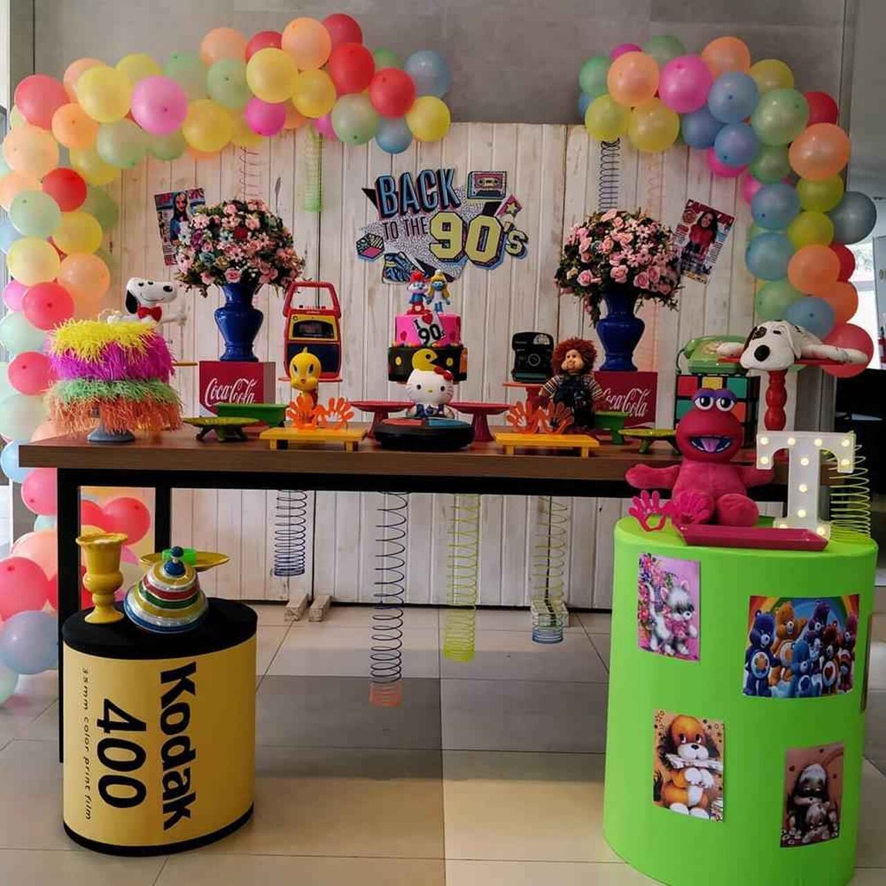 decoração festa anos 90