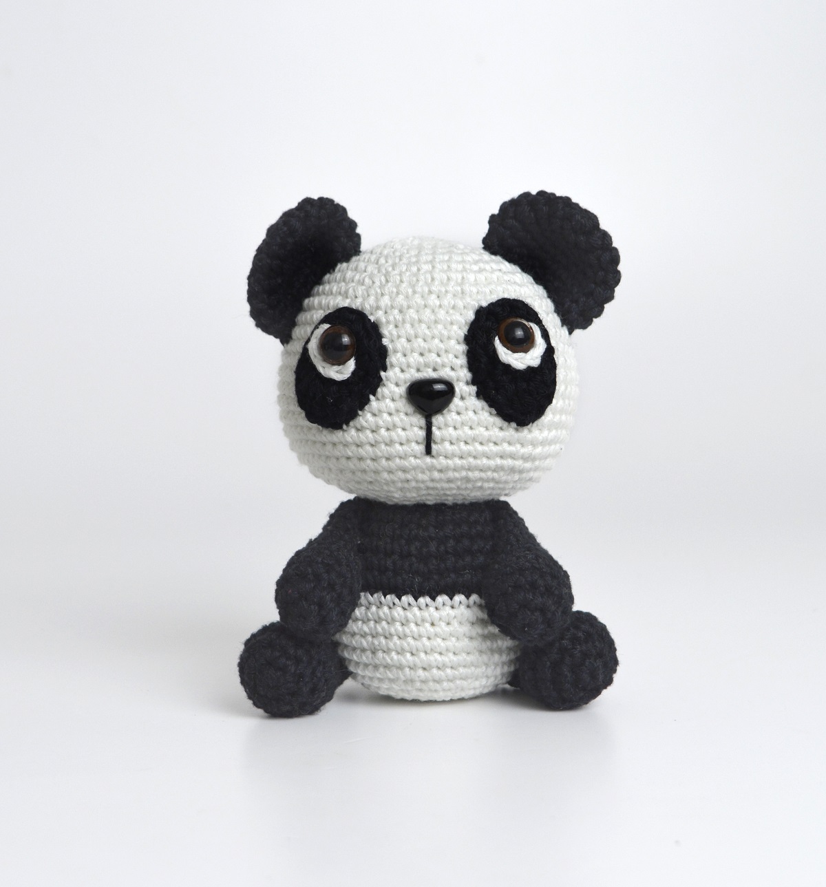 urso panda de crochê